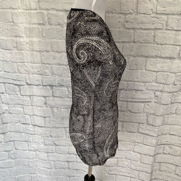 BKE women M short sleeve semi sheer black & white patterned top - Picture 6 of 10